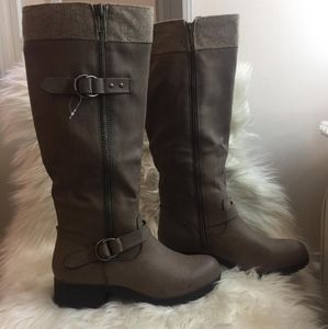 Knee high boots (like new with box)